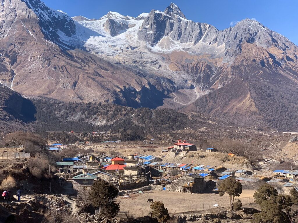 Trekking trail on the Manaslu Circuit