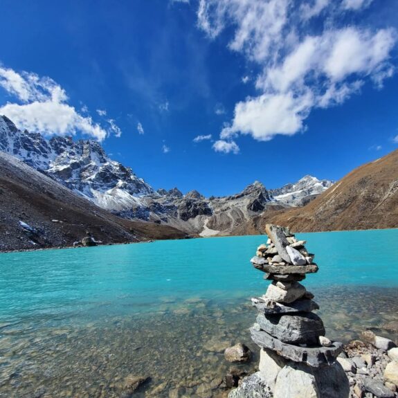 Gokyo Valley trek difficulty: Trekkers climbing steep trail near Gokyo Ri in Nepal