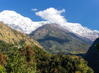 ABC trek trail with stunning Annapurna mountain views